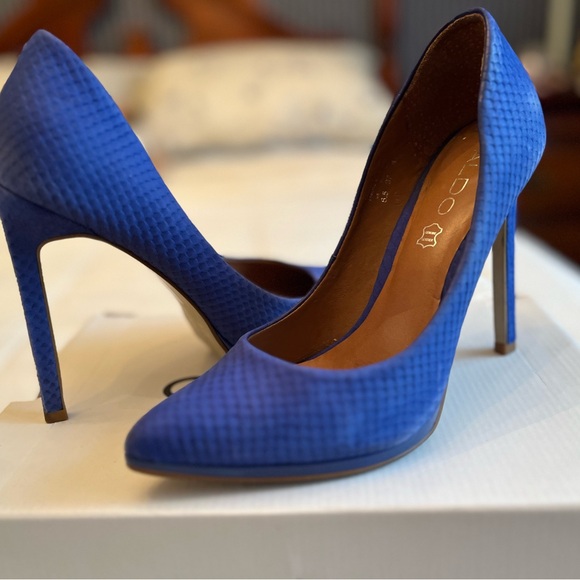 Aldo Kristina 120mm electric blue heels. Suede-like finish, textured upper. - Picture 3 of 4
